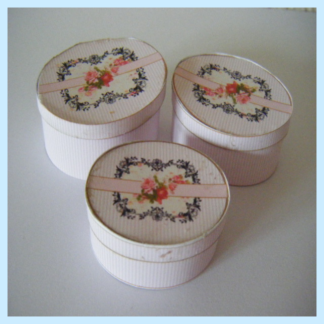 3 FLORAL HAT BOXES 3 FLORAL HAT BOXES